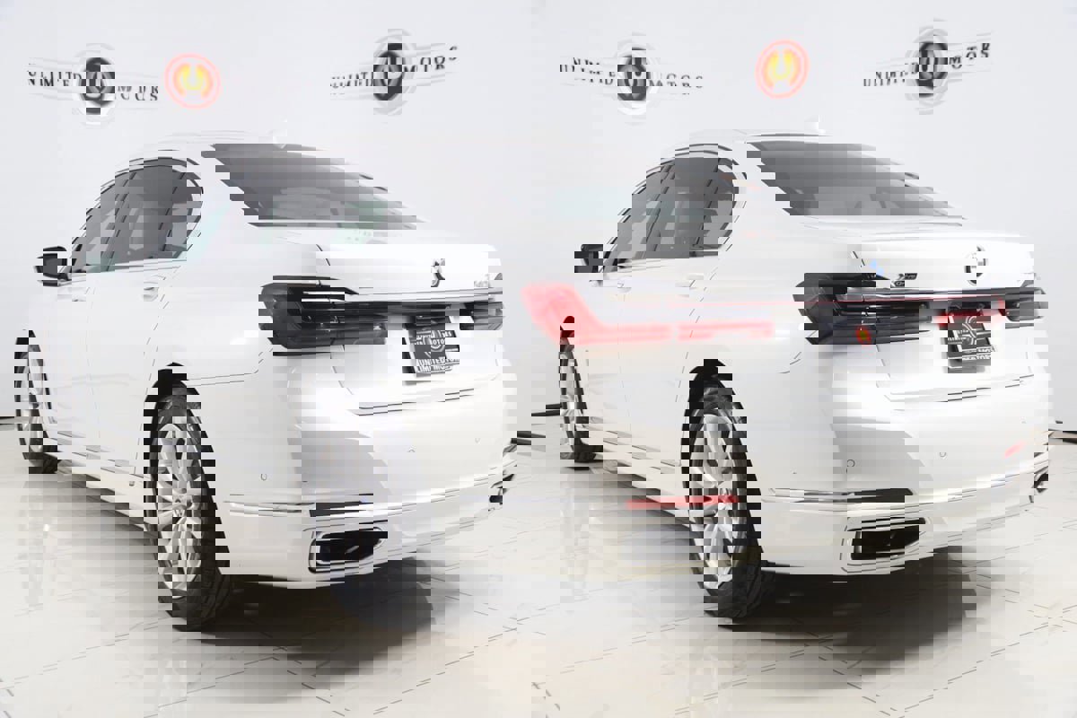 Used 2020 BMW 740i xDrive w/ Cold Weather Package image 4