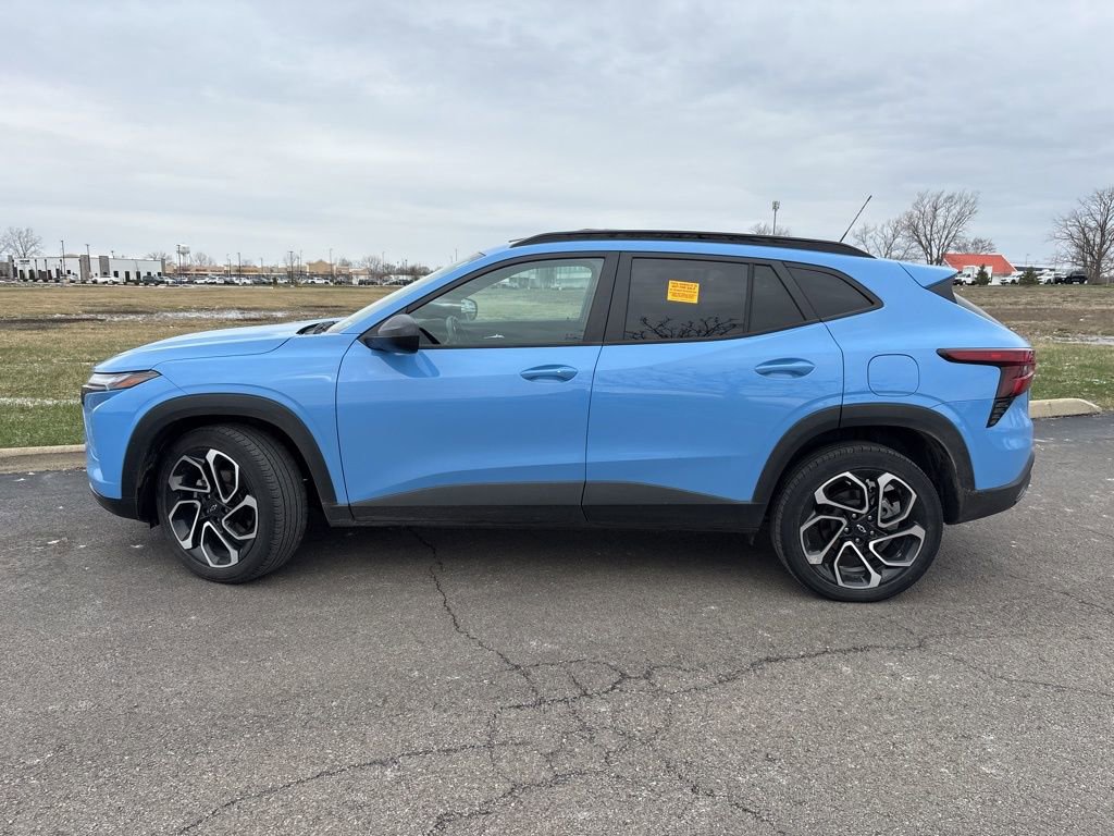 Used 2024 Chevrolet Trax RS w/ Sunroof Package image 7