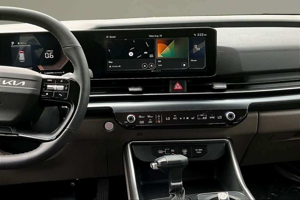New 2027 Kia Carnival FWD image 6