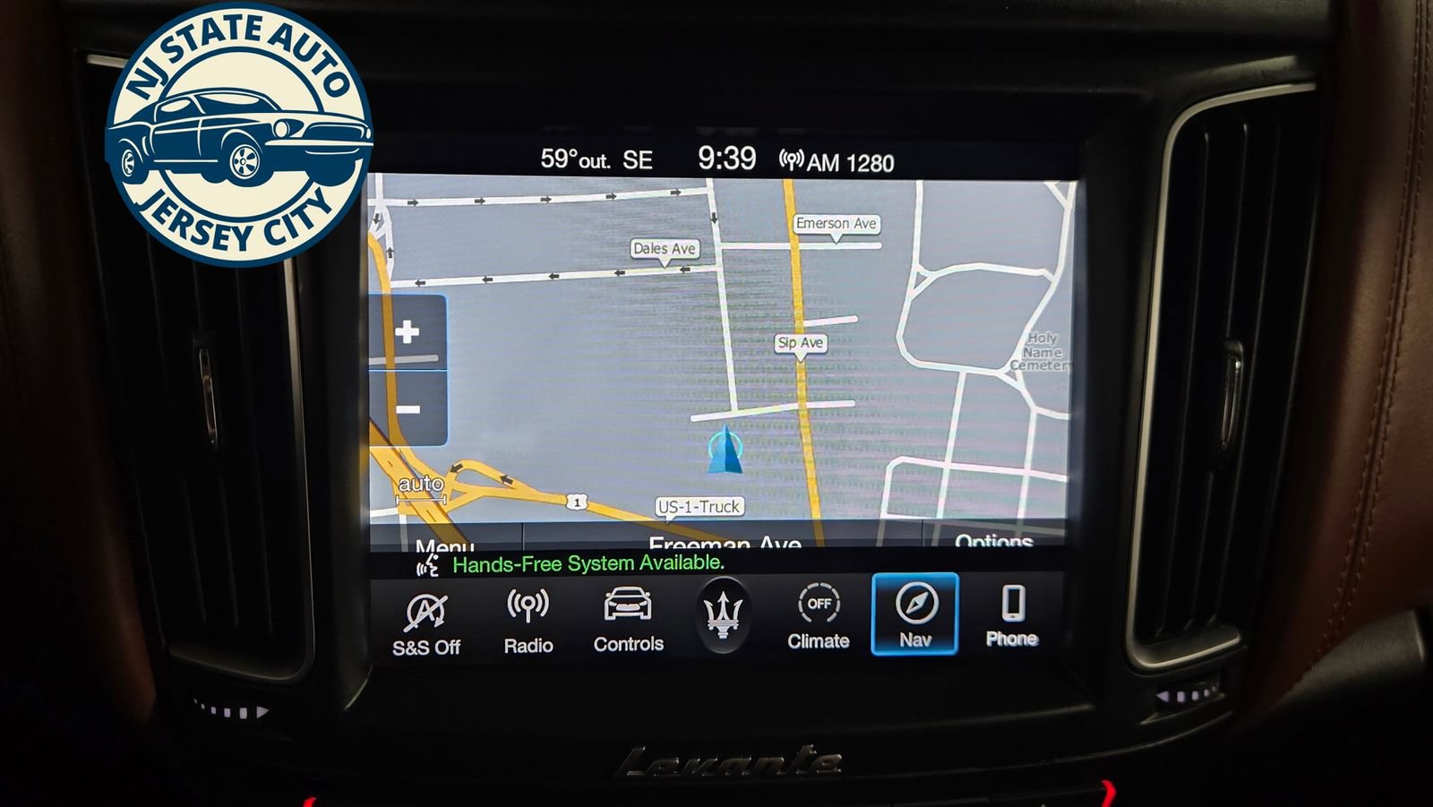 Used 2019 Maserati Levante GranLusso AWD/4WD image 17