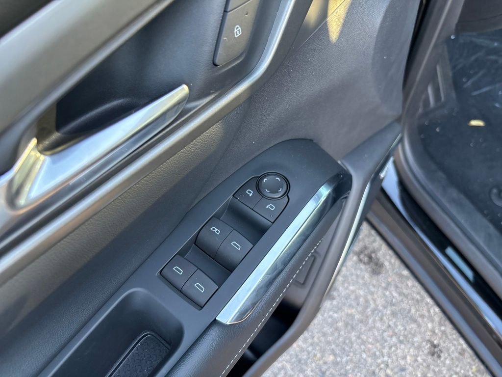 New 2025 Chevrolet Traverse LT w/ Enhanced Driving Package image 11