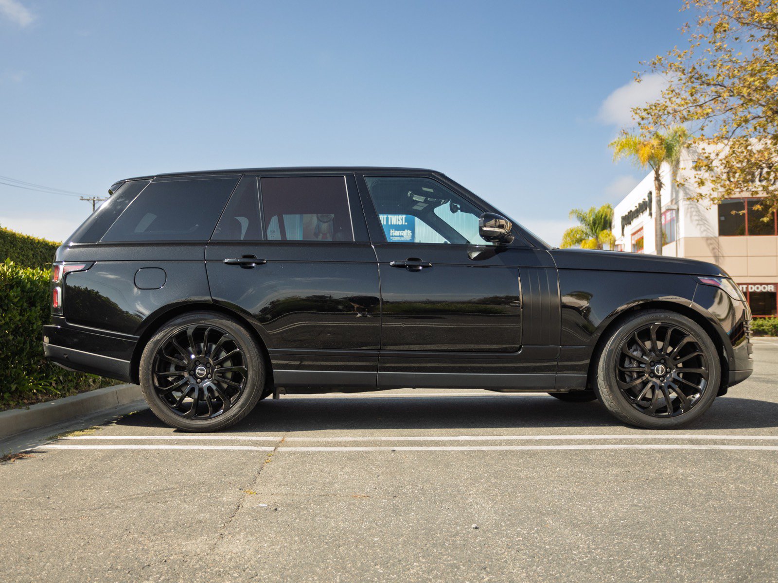 Used 2018 Land Rover Range Rover Supercharged AWD/4WD image 4