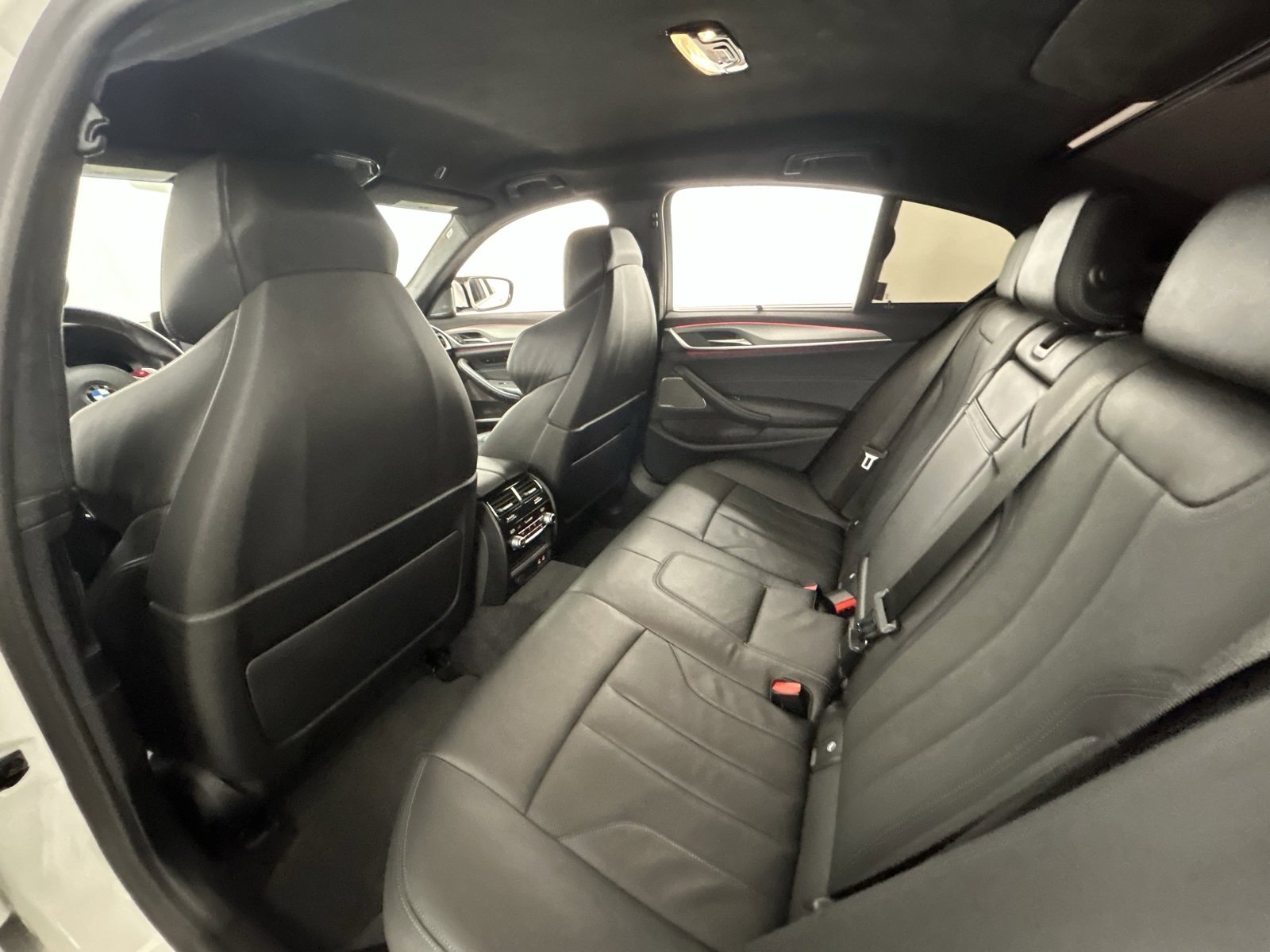 Used 2023 BMW M5 Base w/ Executive Package image 36