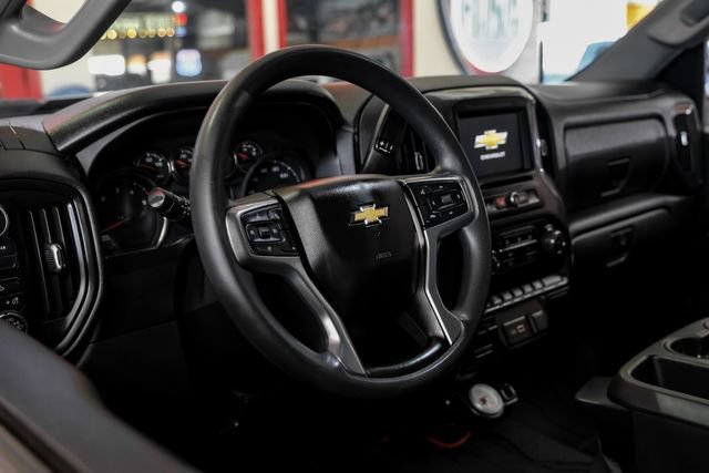 Used 2022 Chevrolet Silverado 2500 Custom w/ Gooseneck/5TH Wheel Package AWD/4WD image 16