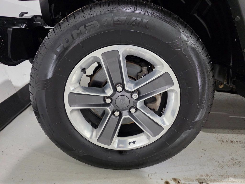 Used 2021 Jeep Wrangler Unlimited Sahara w/ Uconnect 4C Nav & Sound Group image 8