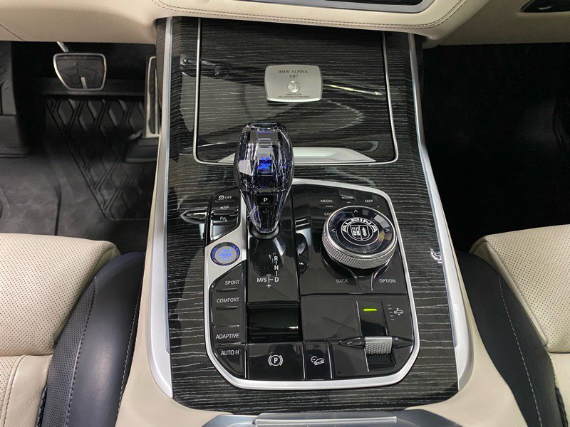 Used 2022 BMW ALPINA XB7 image 16