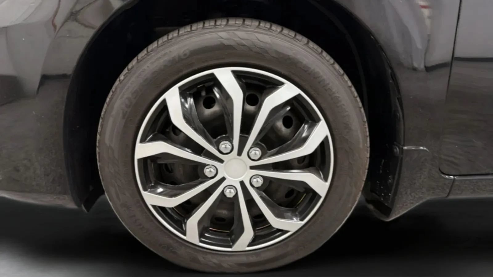 Used 2017 Nissan Sentra SV FWD image 28