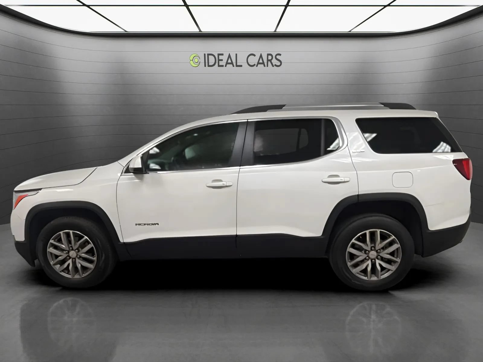 Used 2018 GMC Acadia SLE w/ LPO, Cargo Package FWD image 9