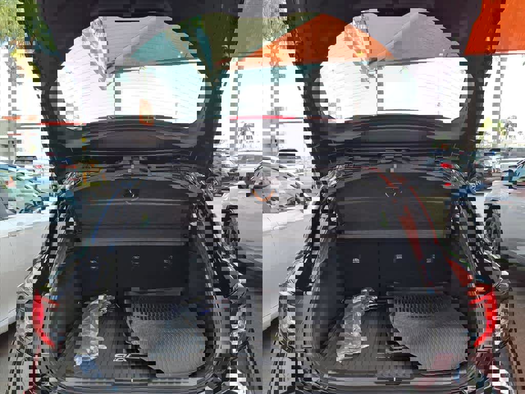 Used 2025 Toyota Corolla SE w/ SE Package image 6