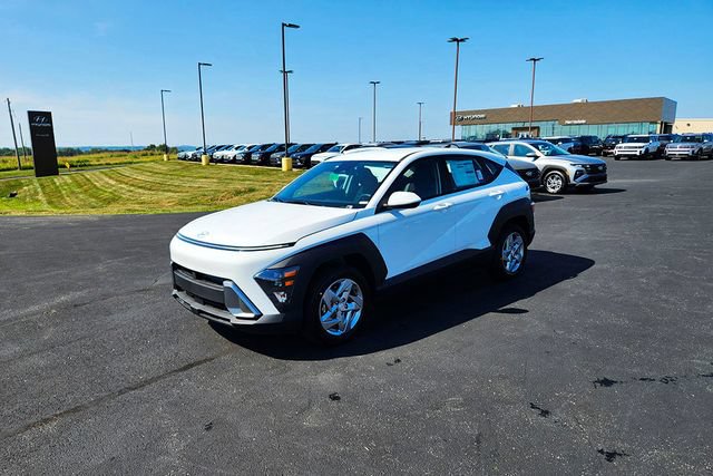New 2027 Hyundai Kona SE FWD image 3