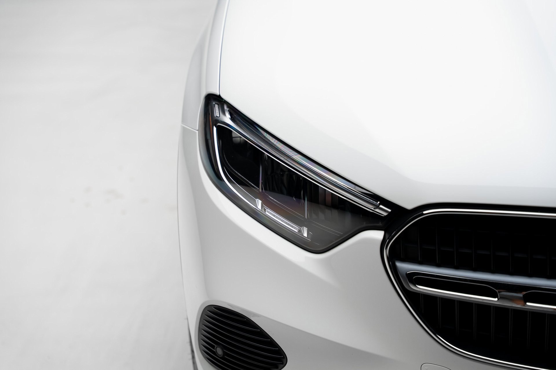 Used 2025 Mercedes-Benz GLC 350e 4MATIC image 11