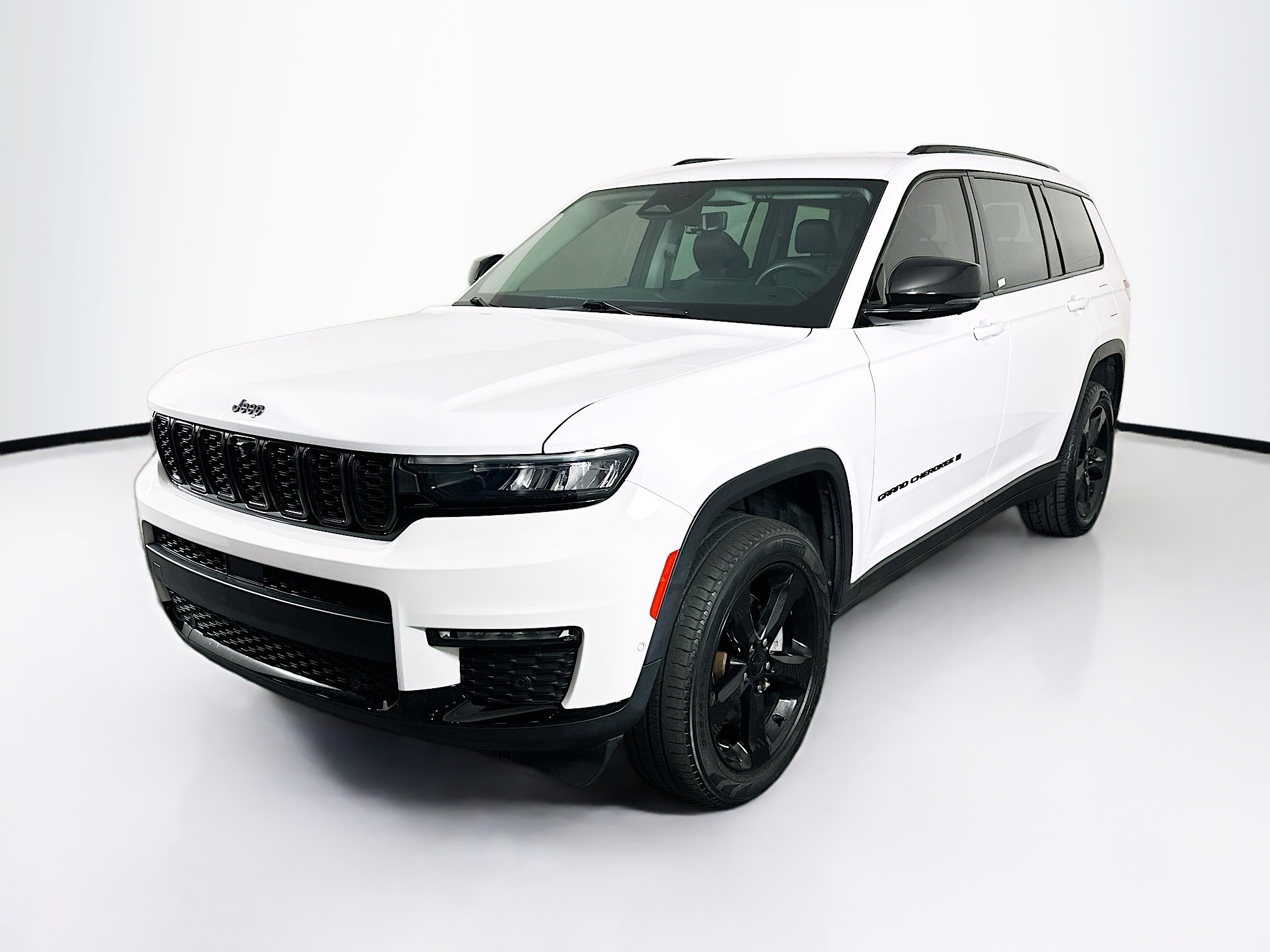 Used 2023 Jeep Grand Cherokee L Limited w/ Luxury Tech Group II image 3