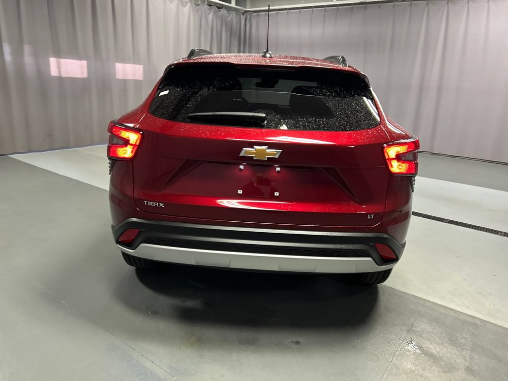 Used 2025 Chevrolet Trax LT w/ LT Convenience Package FWD image 6