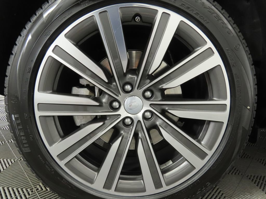 Certified 2023 Land Rover Range Rover SE image 32