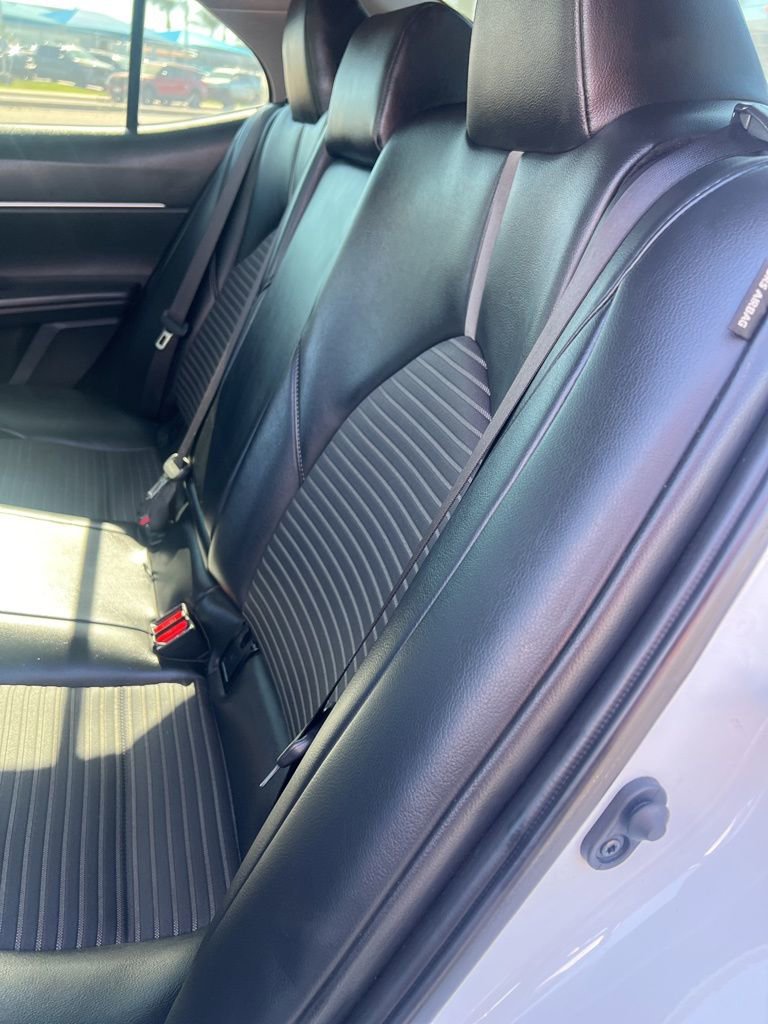 Used 2024 Toyota Camry SE w/ Convenience Package image 11