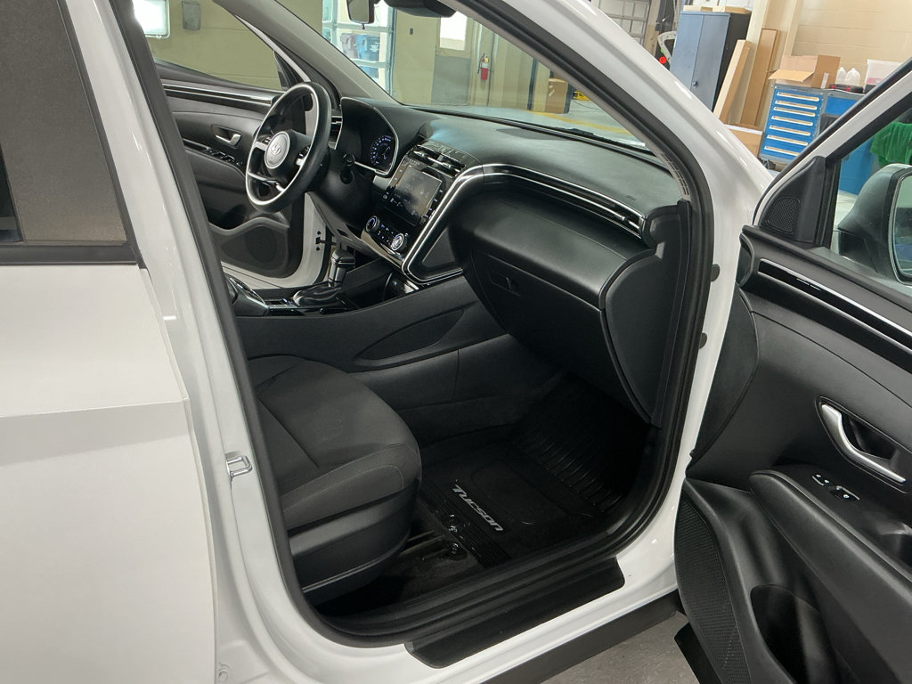Certified 2023 Hyundai Tucson SEL AWD/4WD image 16