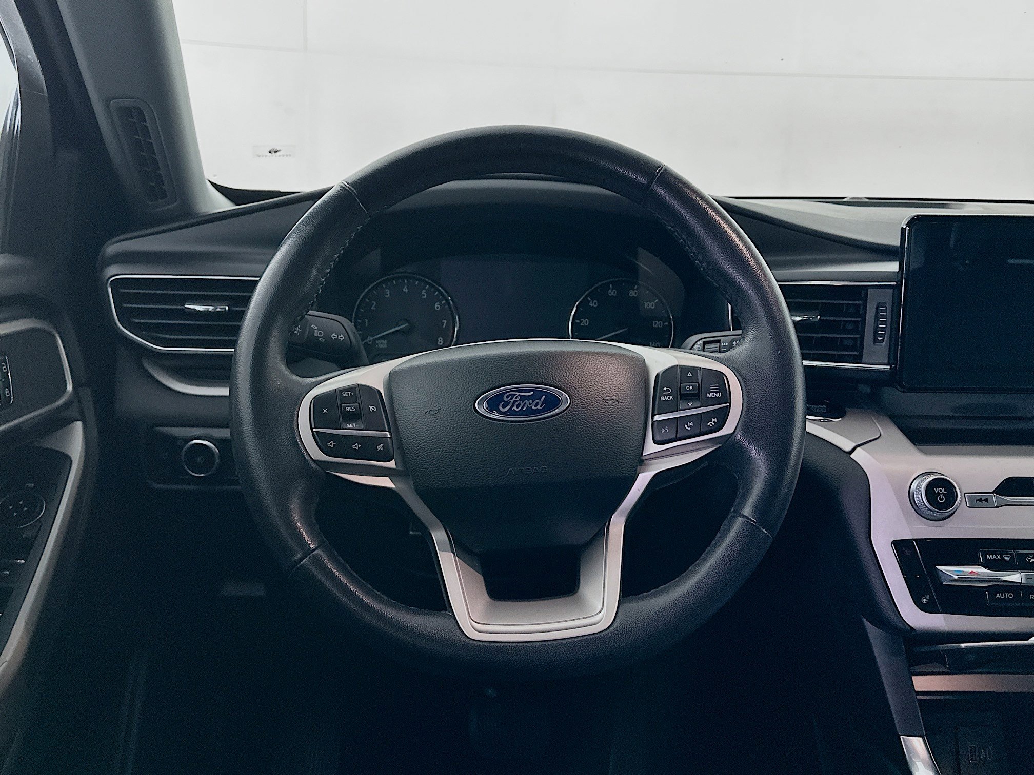 Used 2024 Ford Explorer XLT w/ Equipment Group 202A image 18