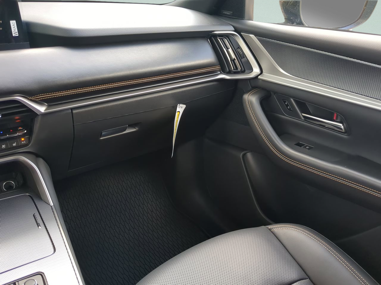 Certified 2025 MAZDA CX-90 Plug-In Hybrid w/ Premium Plus AWD/4WD image 11