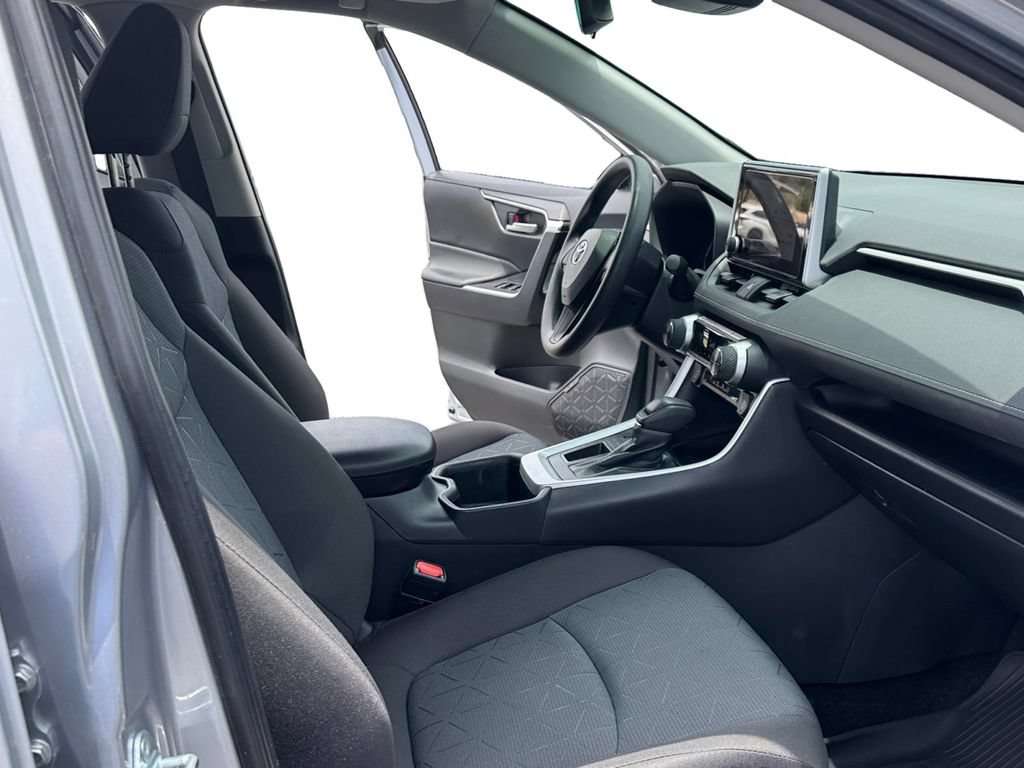 Used 2025 Toyota RAV4 XLE w/ Convenience Package FWD image 18