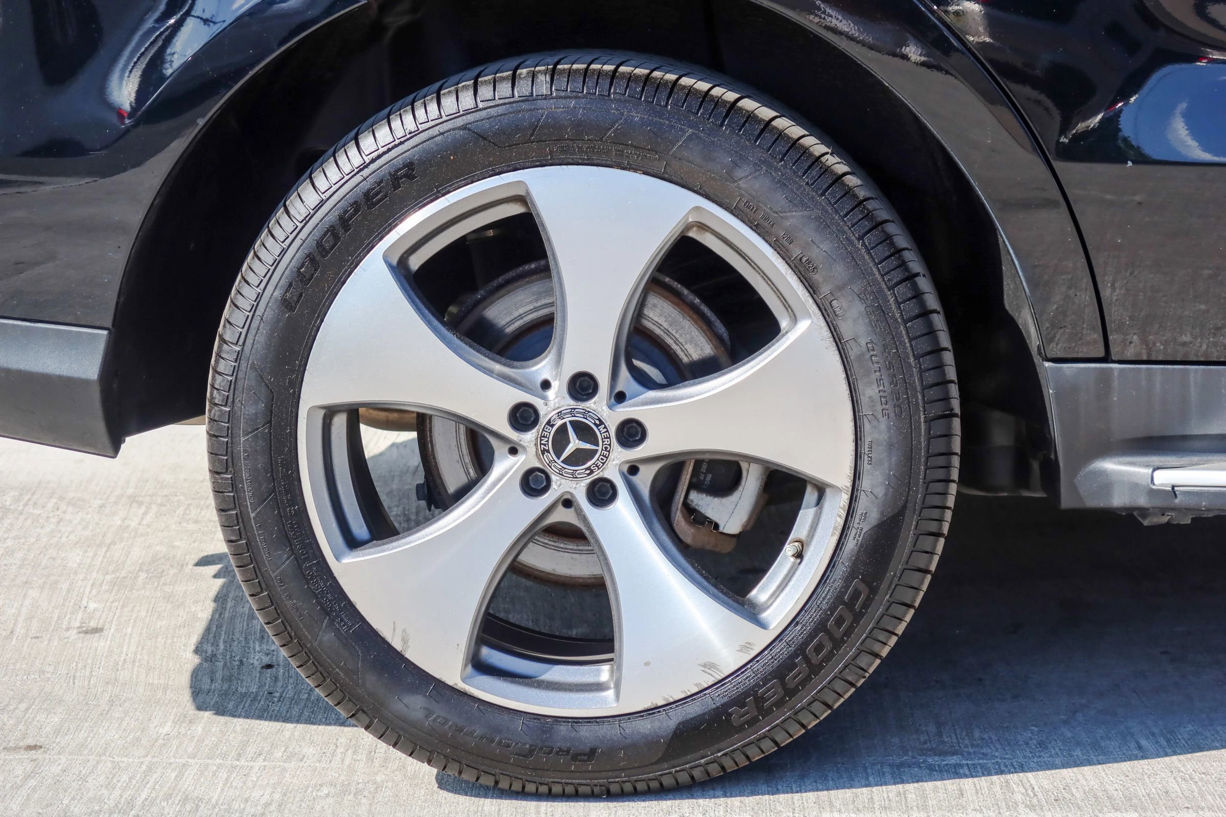 Used 2017 Mercedes-Benz GLE 350 4MATIC w/ Premium 2 Package image 29