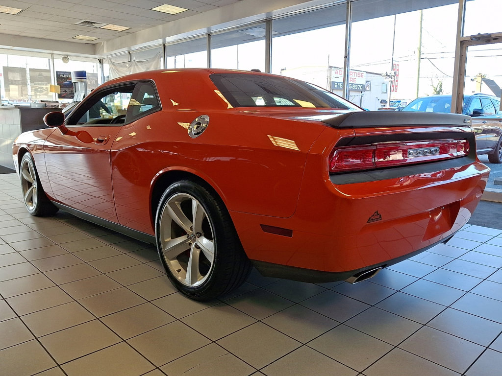 Used 2008 Dodge Challenger SRT8 RWD image 2