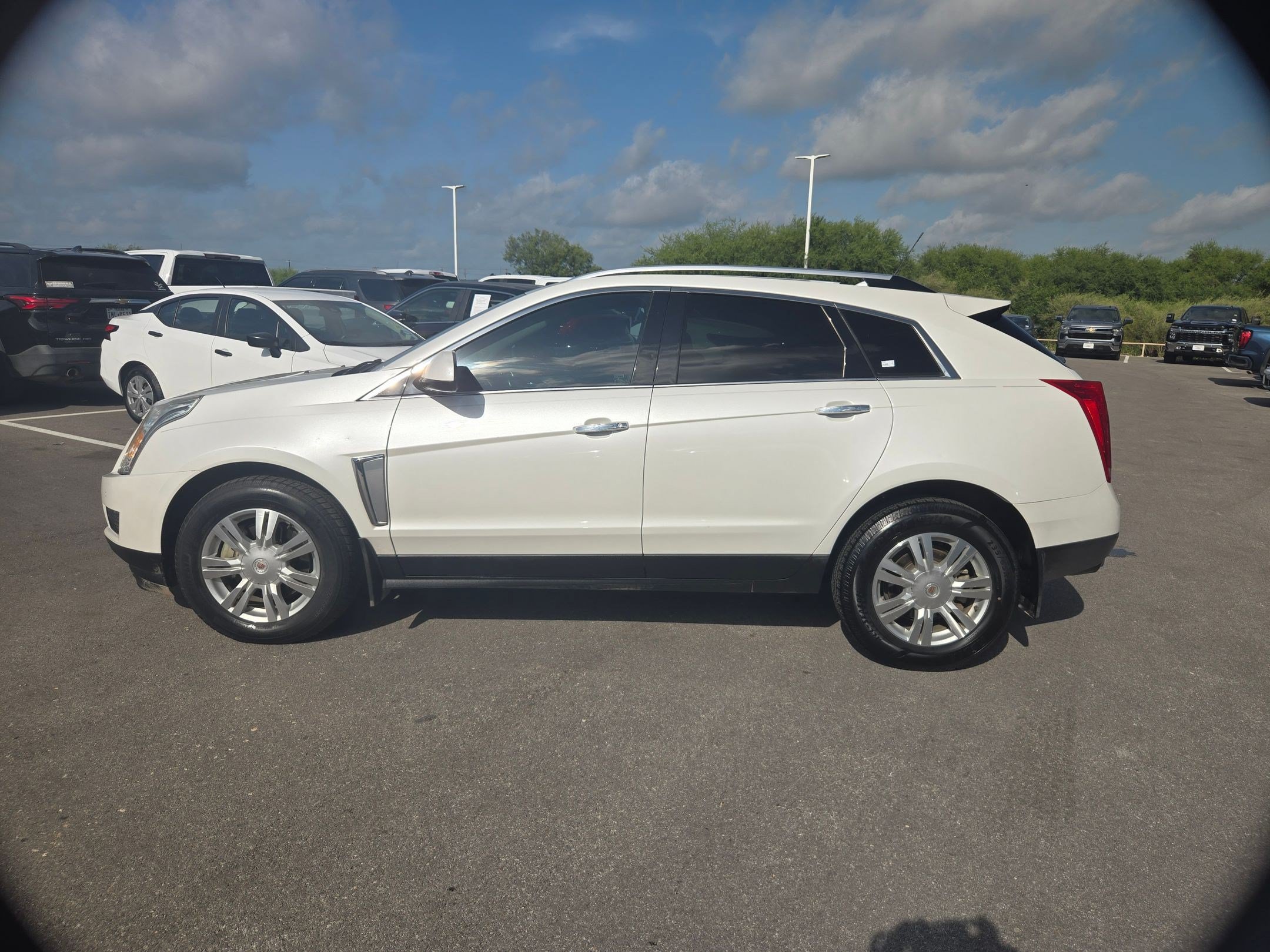 Used 2015 Cadillac SRX Luxury w/ Driver Awareness Package FWD image 6