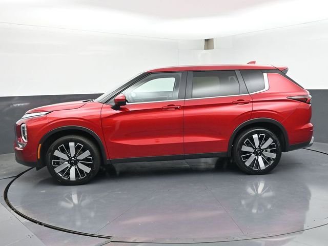 Used 2025 Mitsubishi Outlander SE FWD image 4