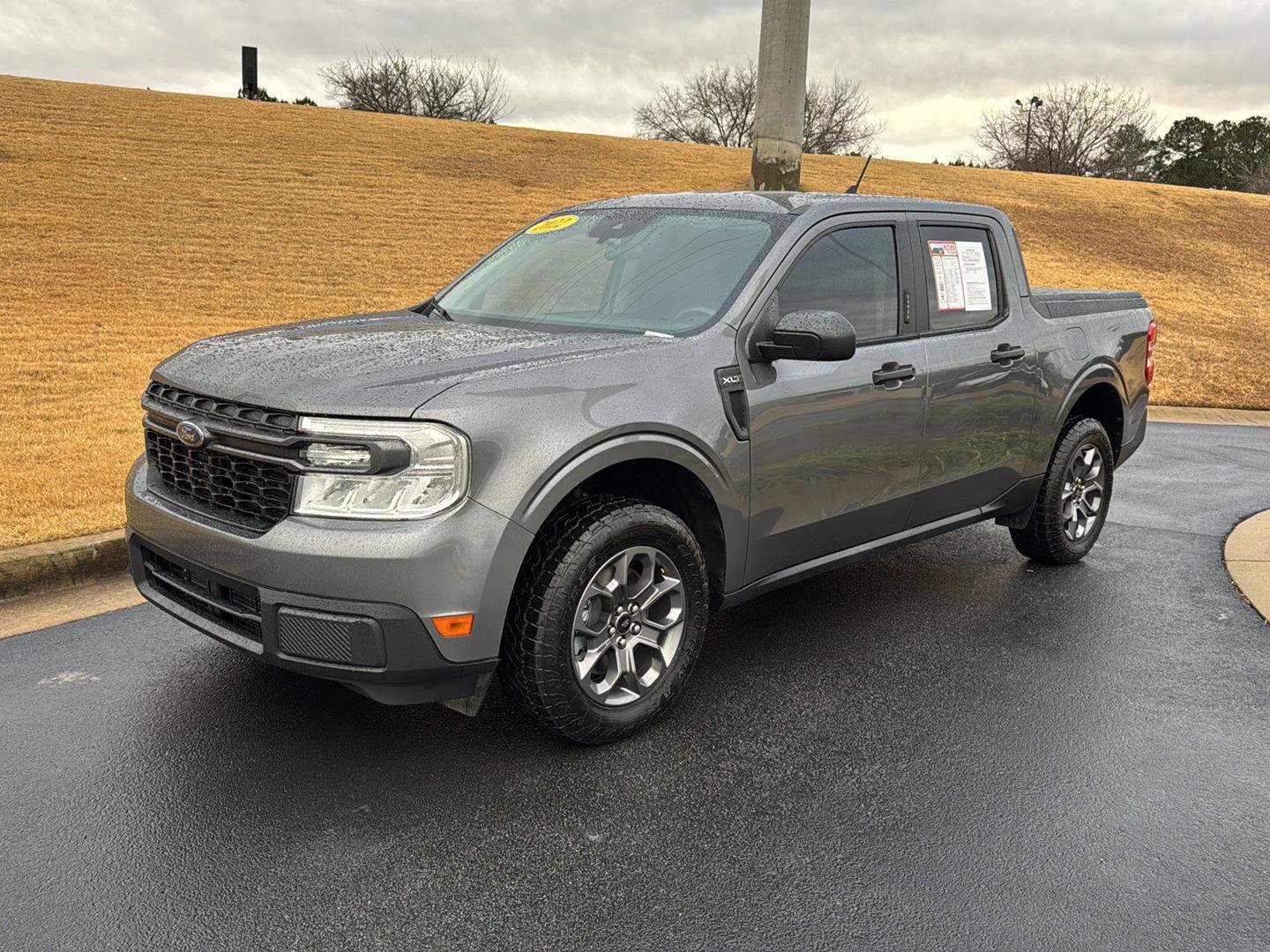 Used 2022 Ford Maverick XLT image 1
