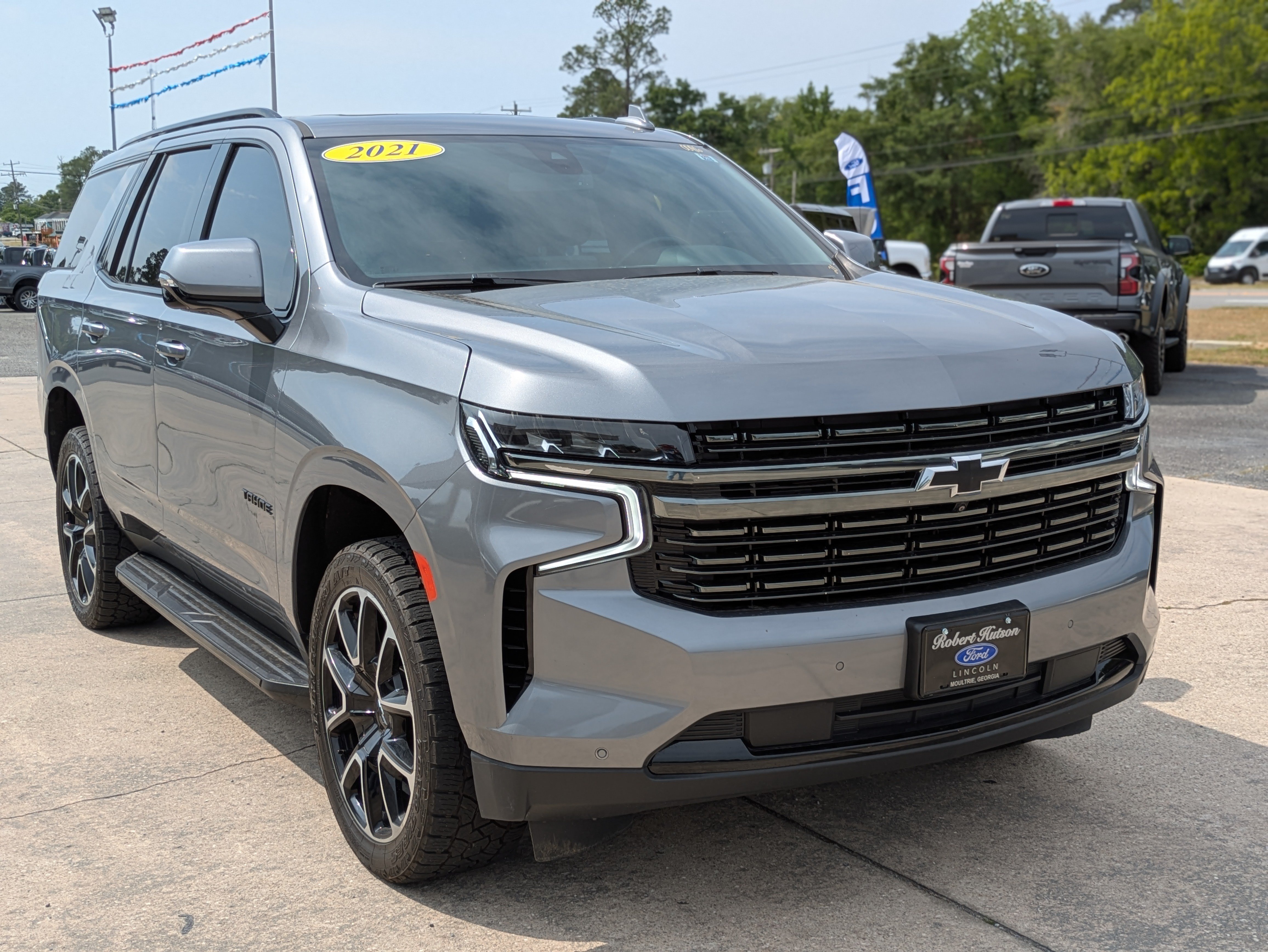 Used 2021 Chevrolet Tahoe RST w/ Luxury Package AWD/4WD image 4