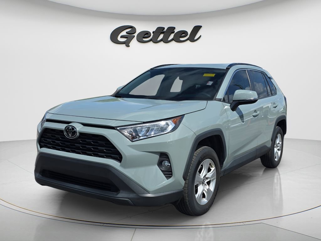Used 2021 Toyota RAV4 XLE w/ Convenience Package FWD image 1