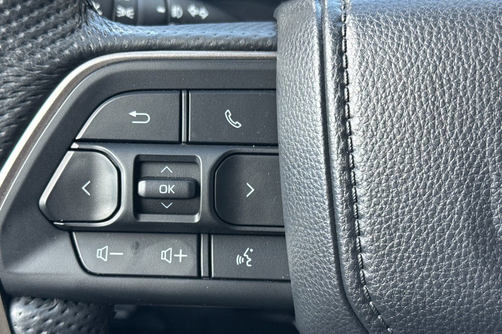 Used 2024 Toyota Tacoma SR5 image 29