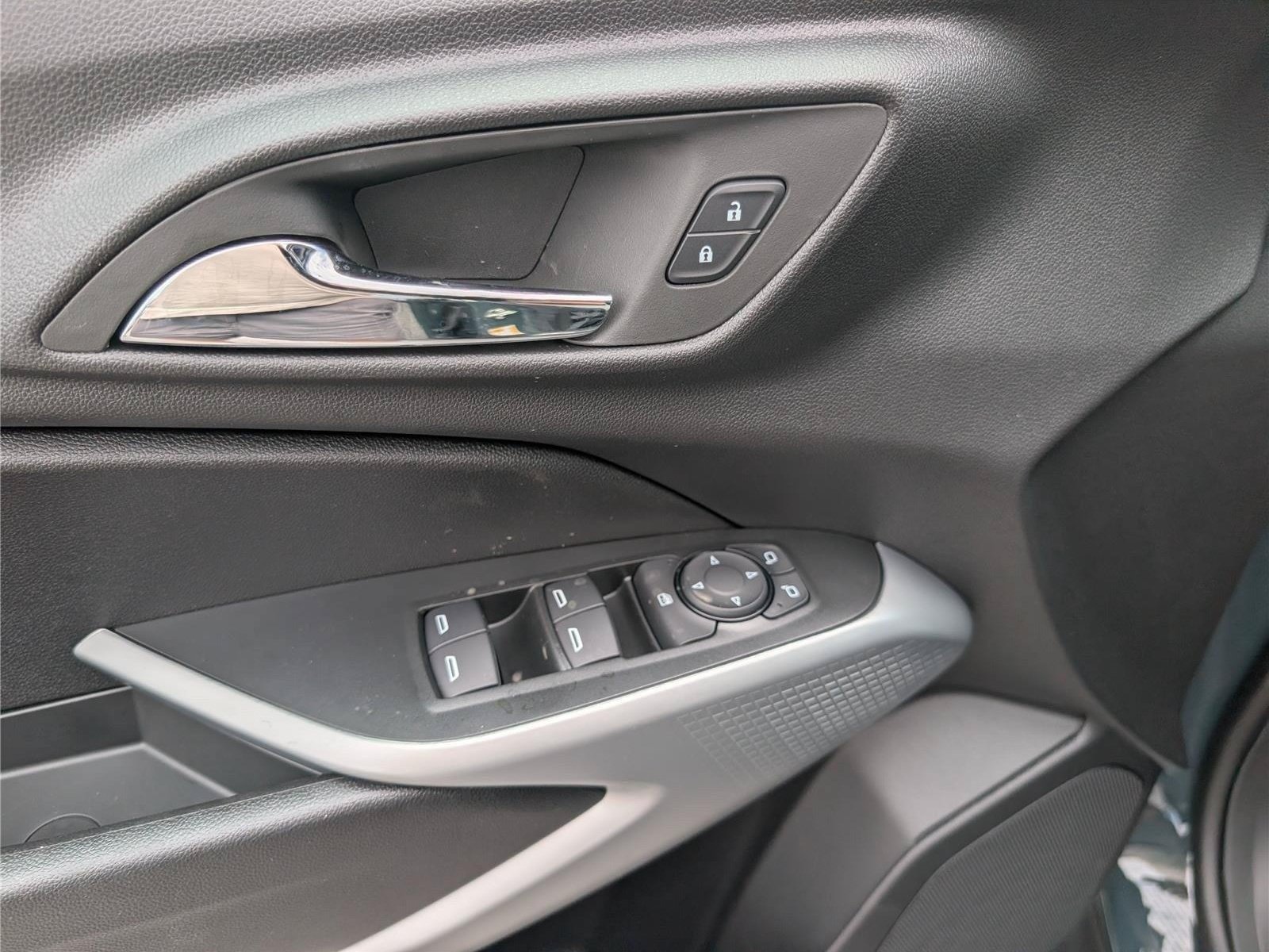 New 2026 Chevrolet Trax LS FWD image 15