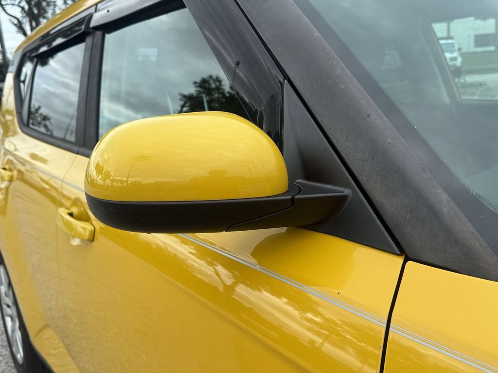 Used 2020 Kia Soul LX FWD image 11