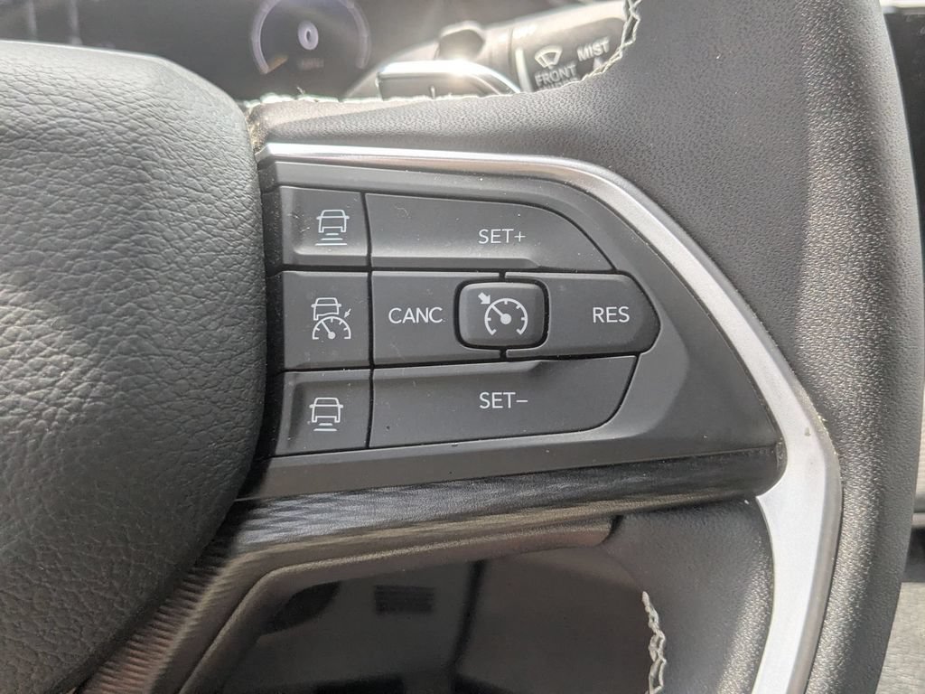 Certified 2023 Jeep Grand Cherokee L Laredo AWD/4WD image 18
