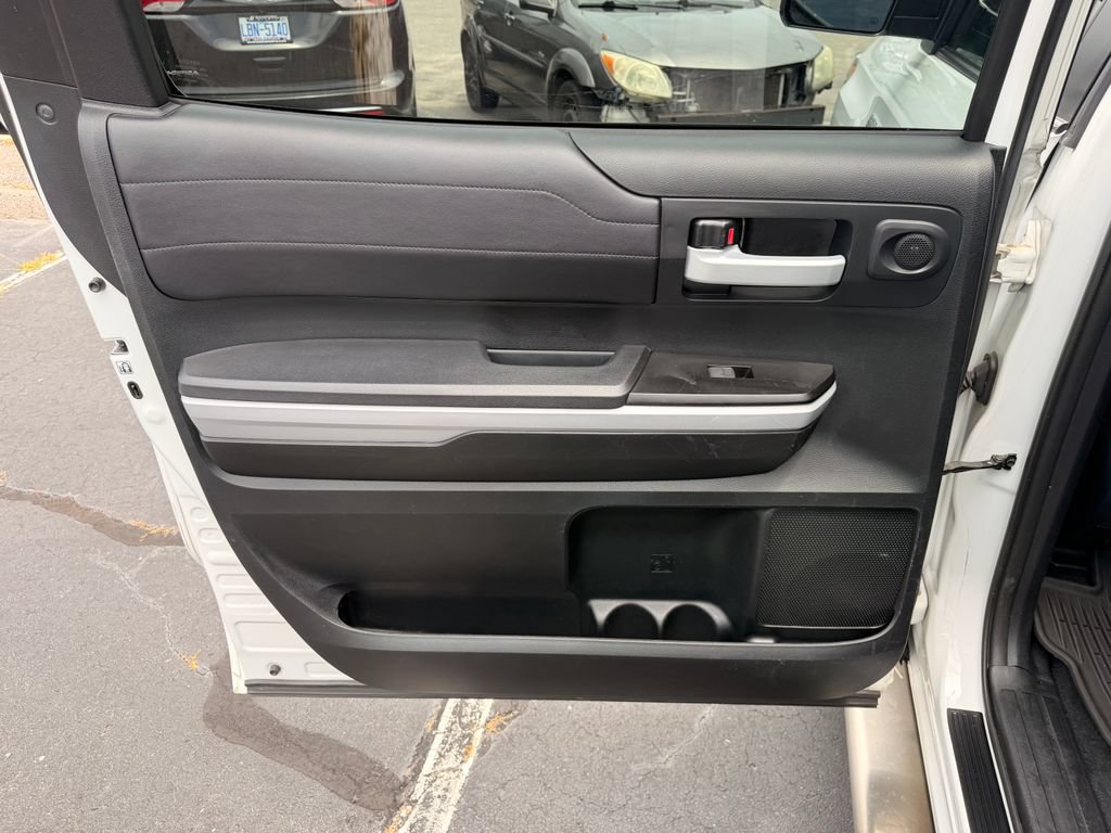 Used 2018 Toyota Tundra Limited w/ Limited Premium Package AWD/4WD image 46