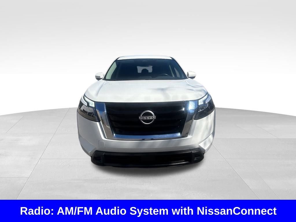 Used 2025 Nissan Pathfinder SV image 9