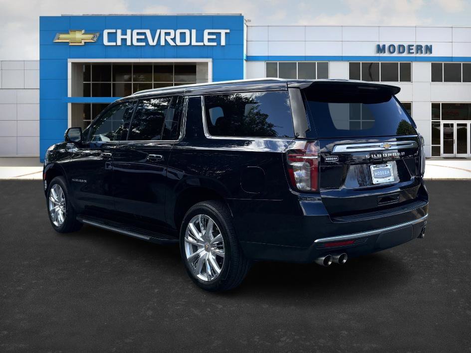 Used 2022 Chevrolet Suburban High Country image 3