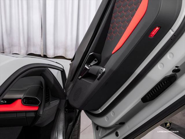 Used 2024 Lamborghini Revuelto AWD/4WD image 47