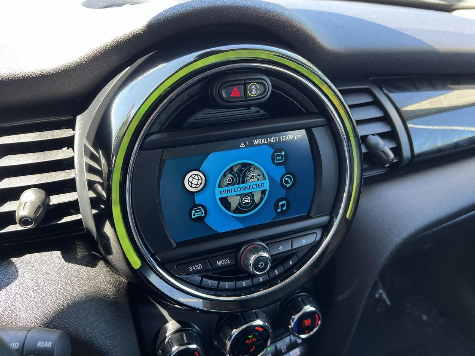 Used 2019 MINI Cooper S w/ Premium Package FWD image 25