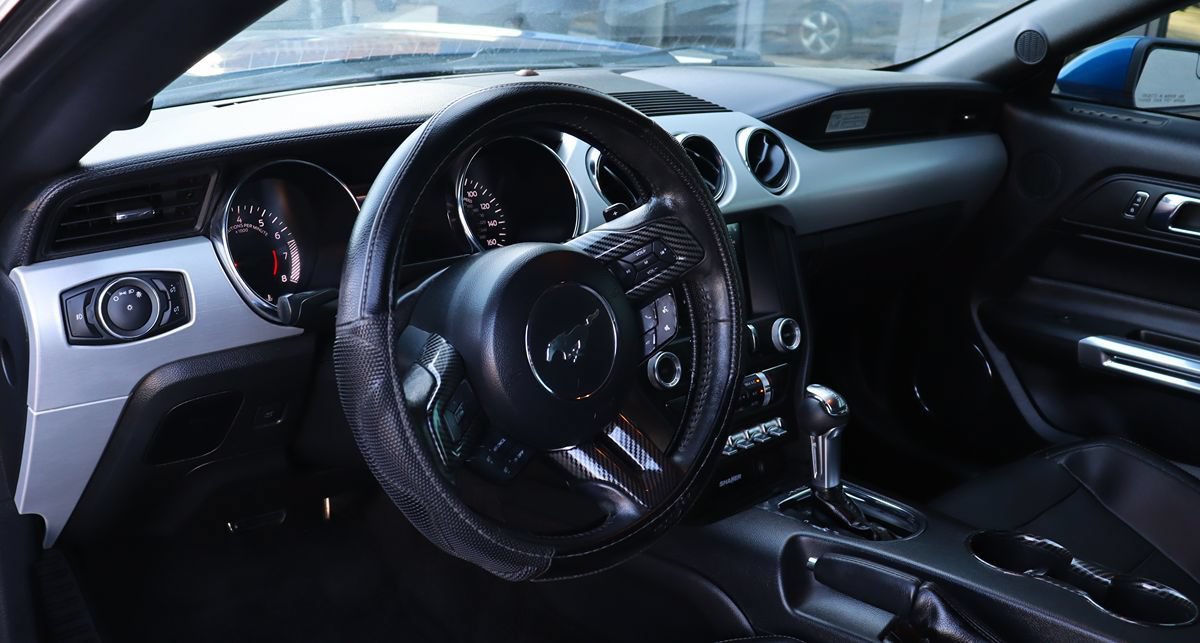 Used 2017 Ford Mustang Premium RWD image 32