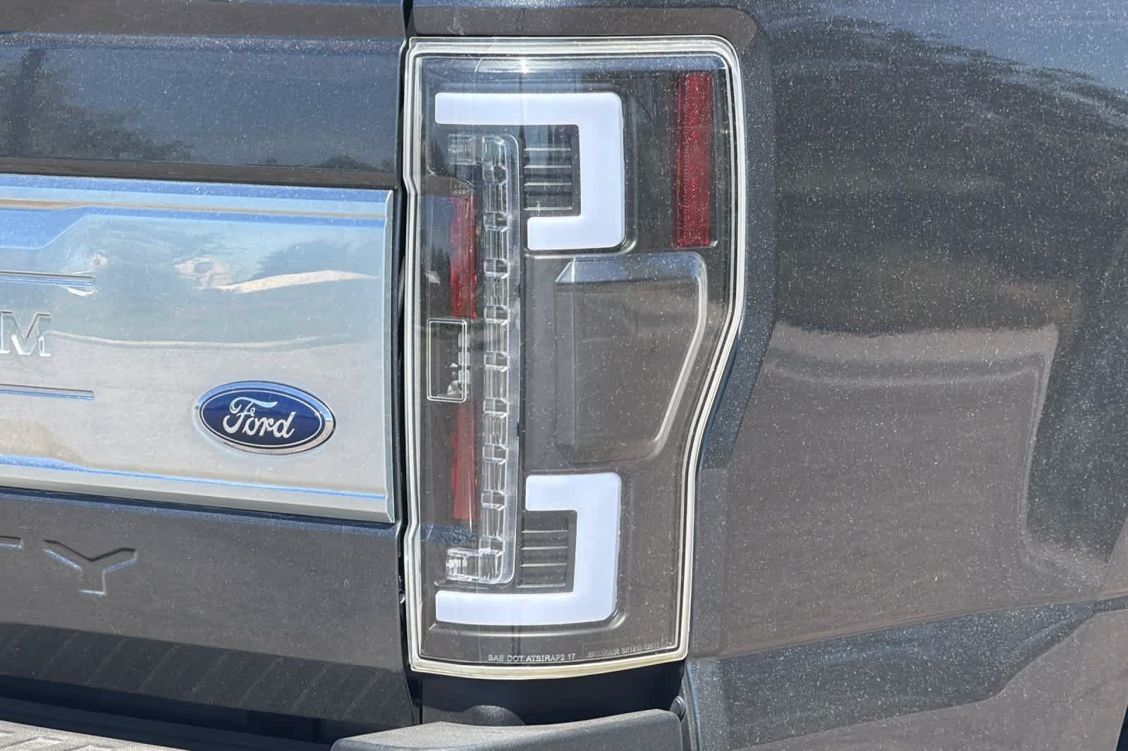 Used 2019 Ford F250 Platinum w/ Platinum Ultimate Package AWD/4WD image 27