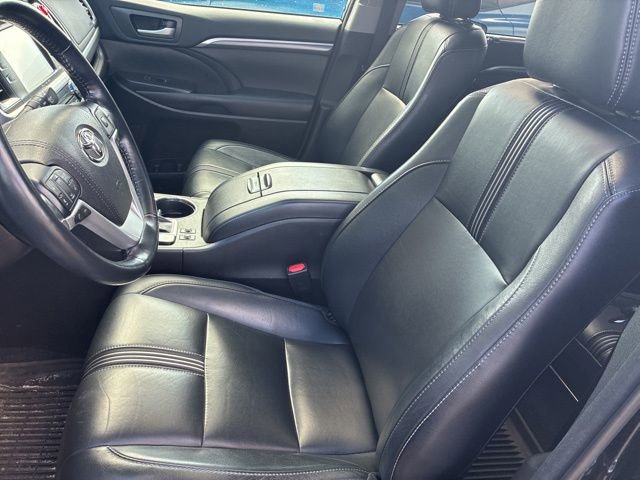 Used 2018 Toyota Highlander SE image 8