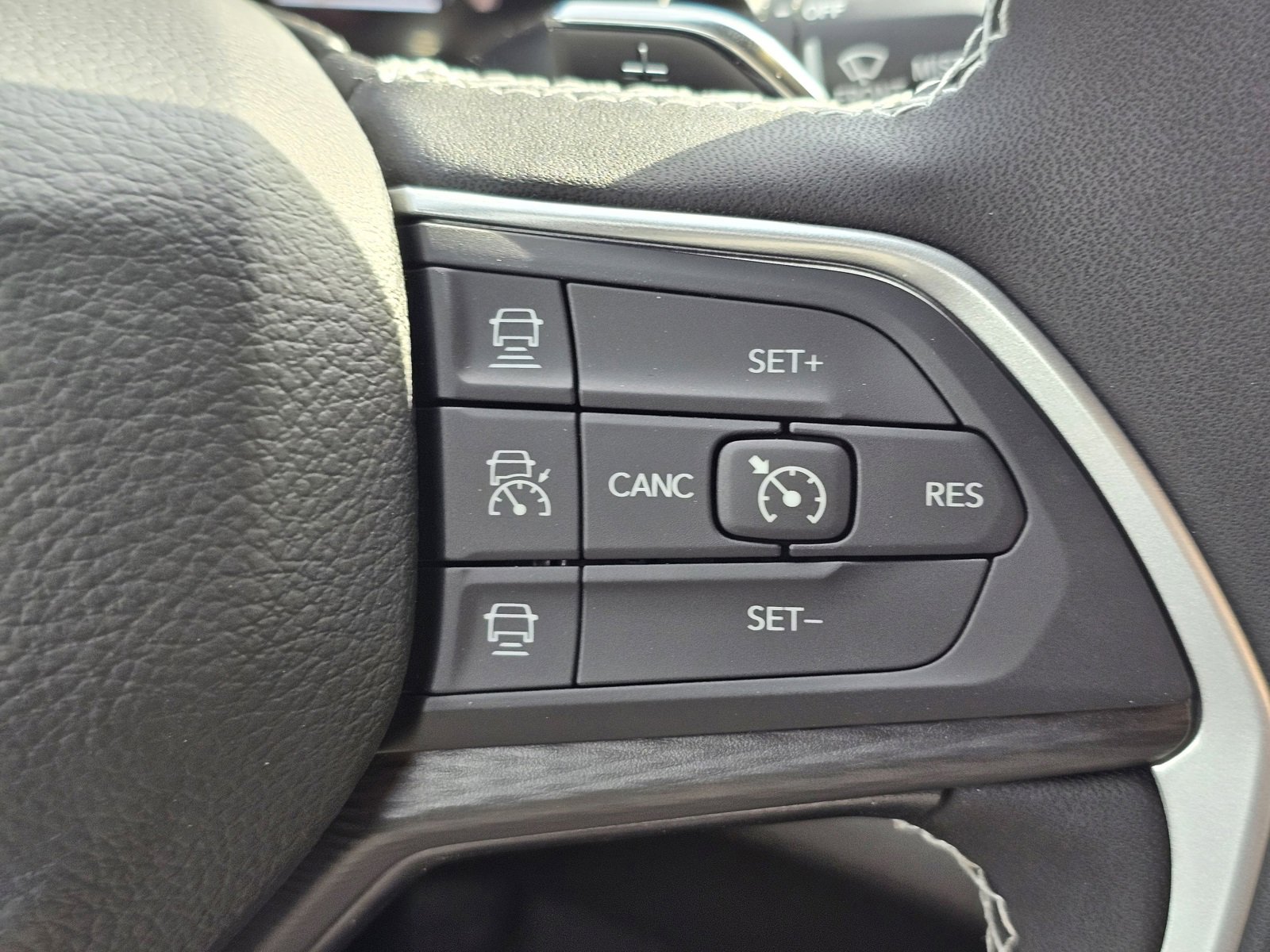 New 2025 Jeep Grand Cherokee L Laredo image 14