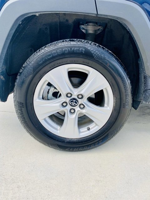 Used 2021 Toyota RAV4 XLE w/ Convenience Package image 9