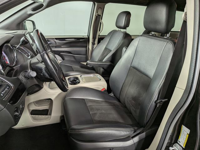 Used 2020 Dodge Grand Caravan SXT image 10