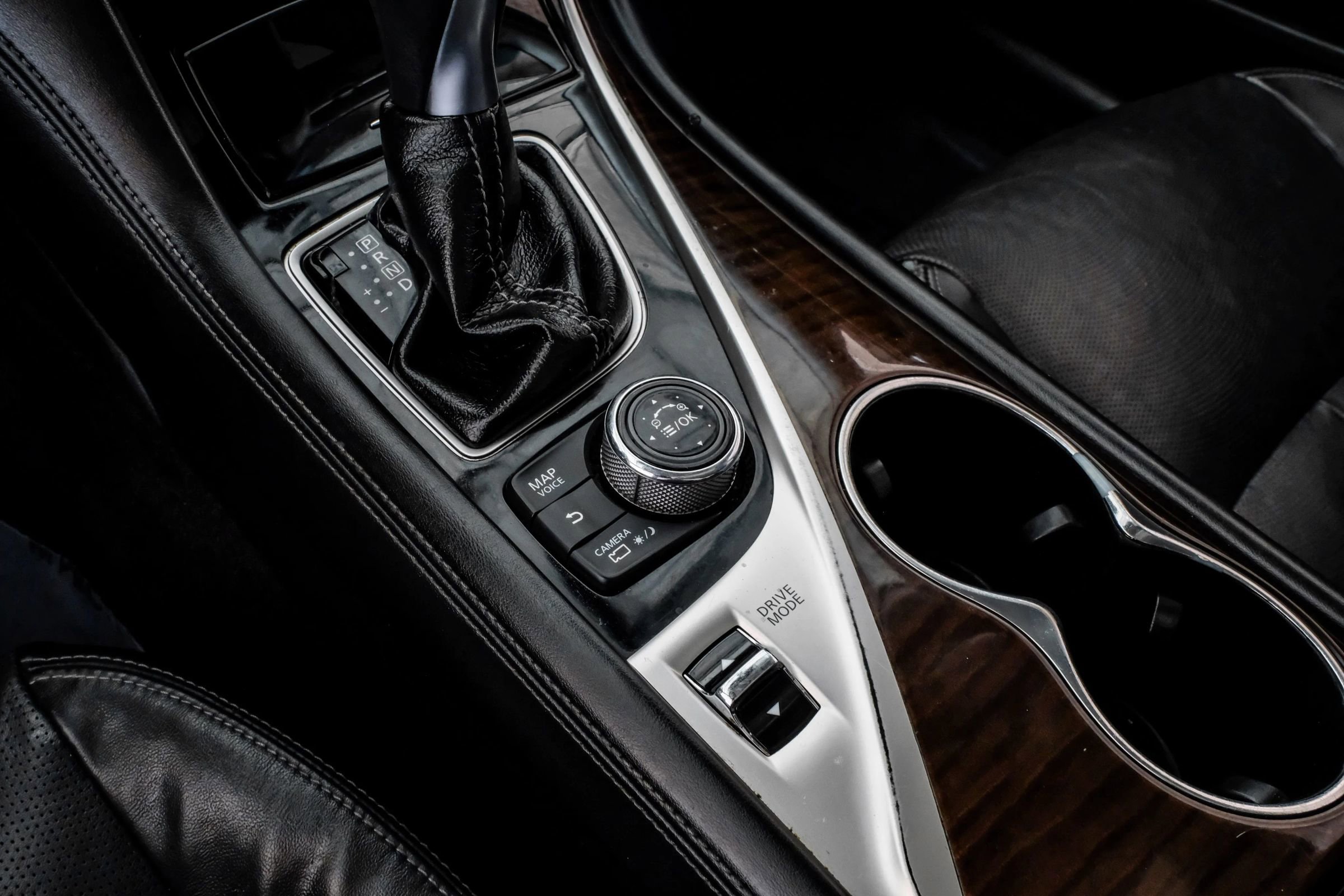 Used 2016 INFINITI Q50 3.0t Premium w/ Driver Assistance Package image 24