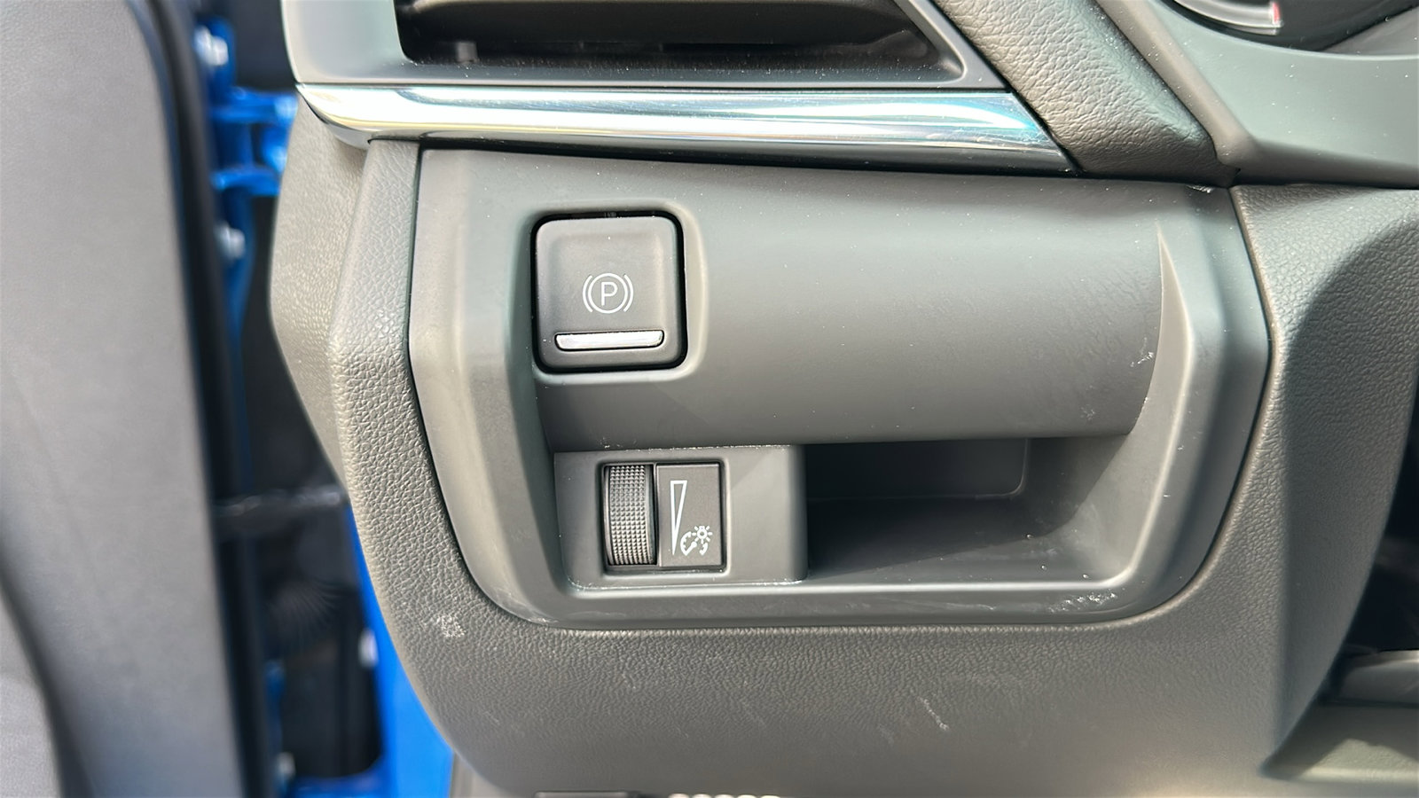 Used 2025 Cadillac CT4 V w/ LPO, ONYX Package image 15