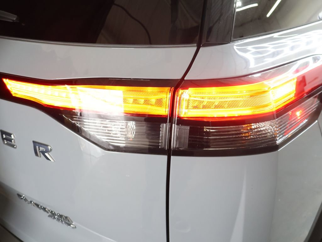 Used 2022 Nissan Pathfinder Platinum image 30