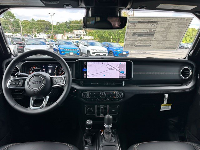 Used 2025 Jeep Wrangler Unlimited Sahara AWD/4WD image 12
