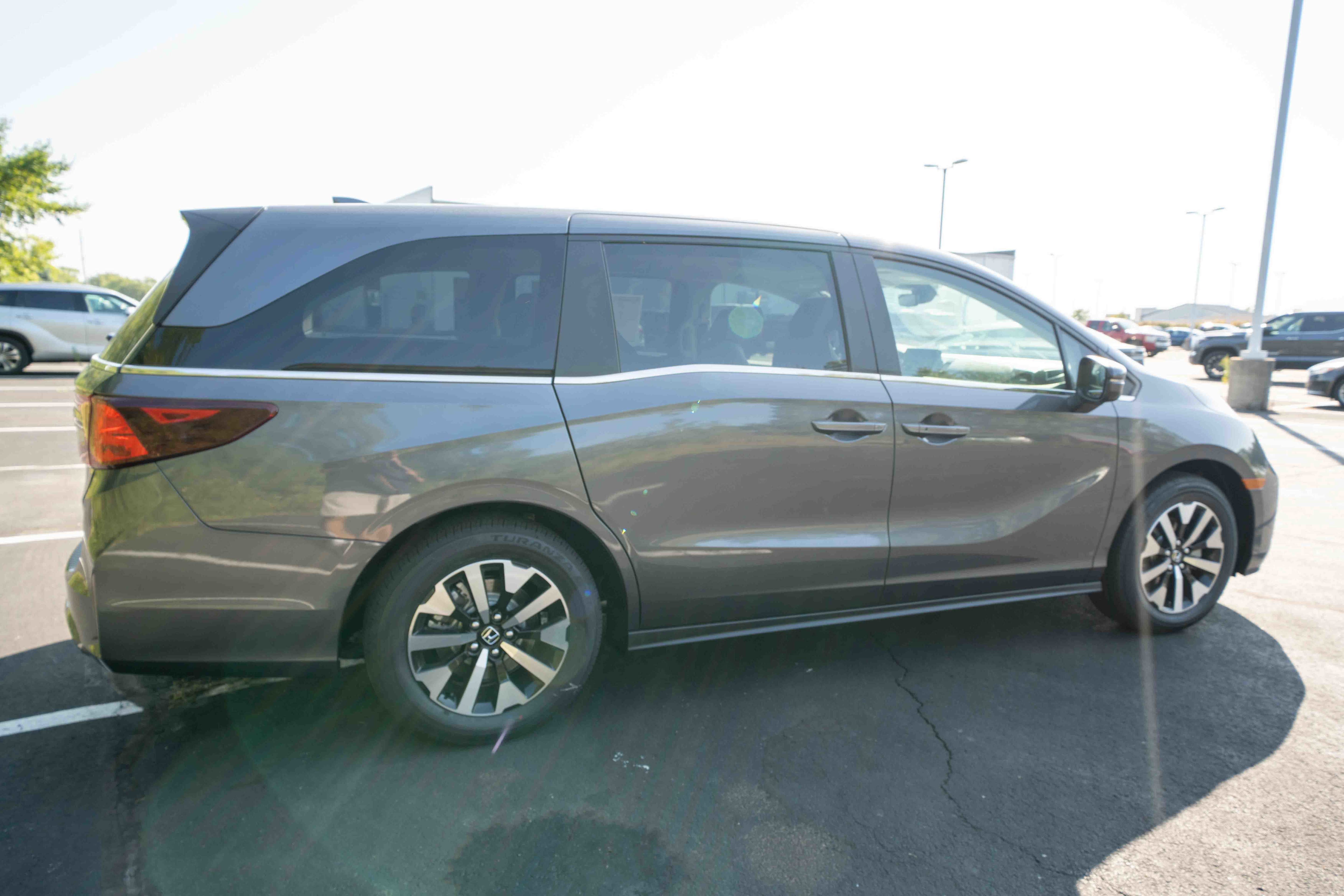 New 2026 Honda Odyssey EX-L image 6
